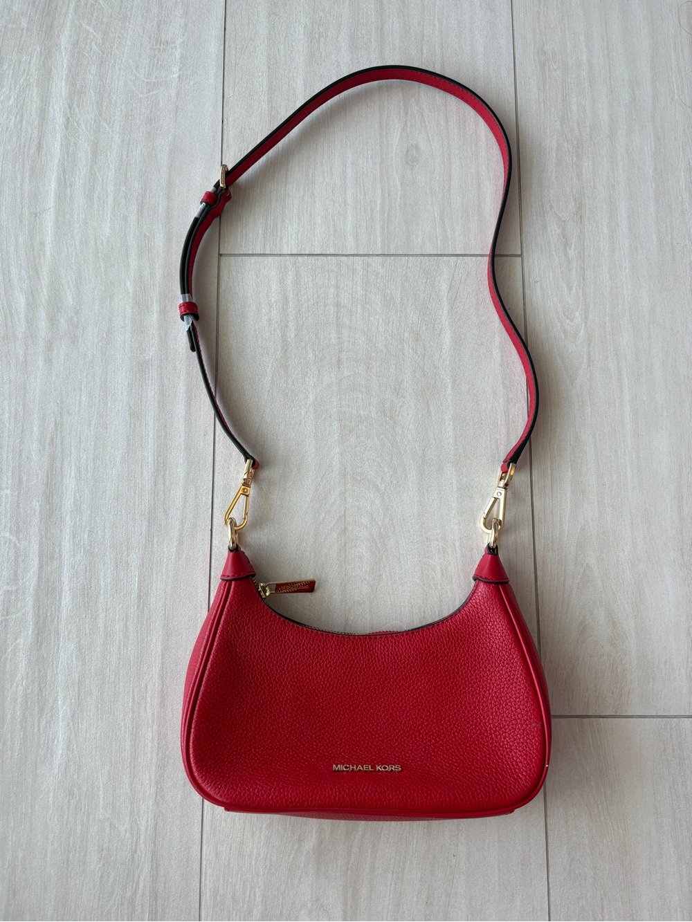 Michael Kors Red Pebbled Leather Shoulder Bag with Gold Chain Accent - Picture 4 of 9